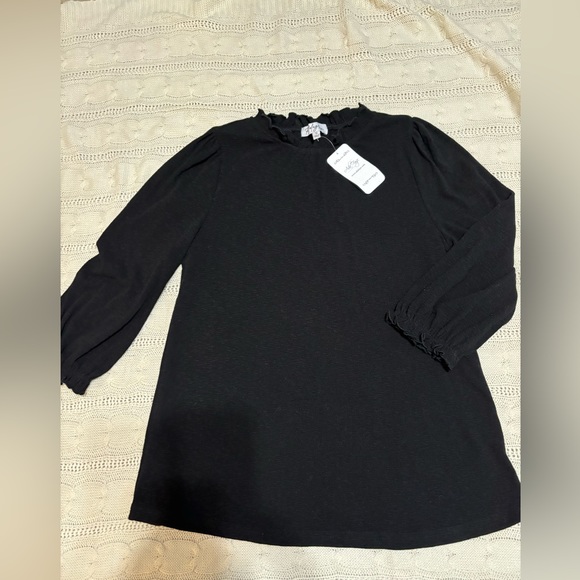 NWT Ada Faye Polagram Brand Black Top - Picture 2 of 9